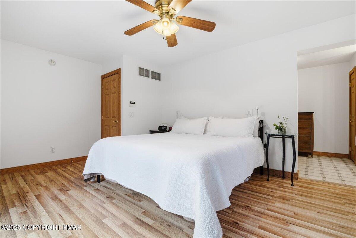 Stroudsburg, Pennsylvania, 18360, United States, 6 Bedrooms Bedrooms, ,6 BathroomsBathrooms,Residential,Active,1988438