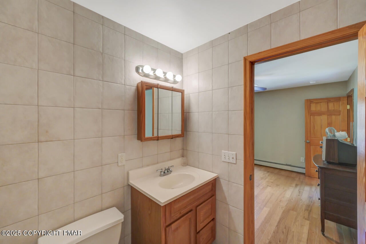 Greentown, Pennsylvania, 18426, United States, 11 Bedrooms Bedrooms, ,10 BathroomsBathrooms,Residential,Active,1963277