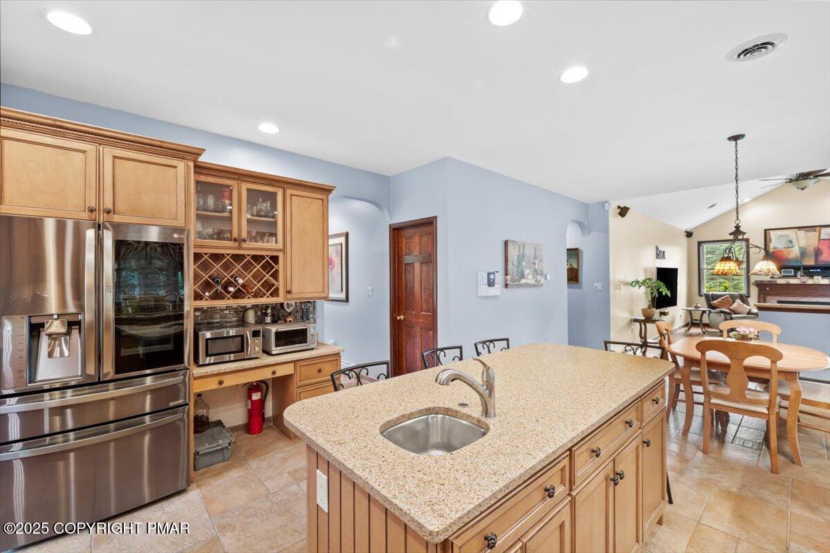 East Stroudsburg, Pennsylvania, 18302, United States, 7 Bedrooms Bedrooms, ,7 BathroomsBathrooms,Residential,Active,1905116