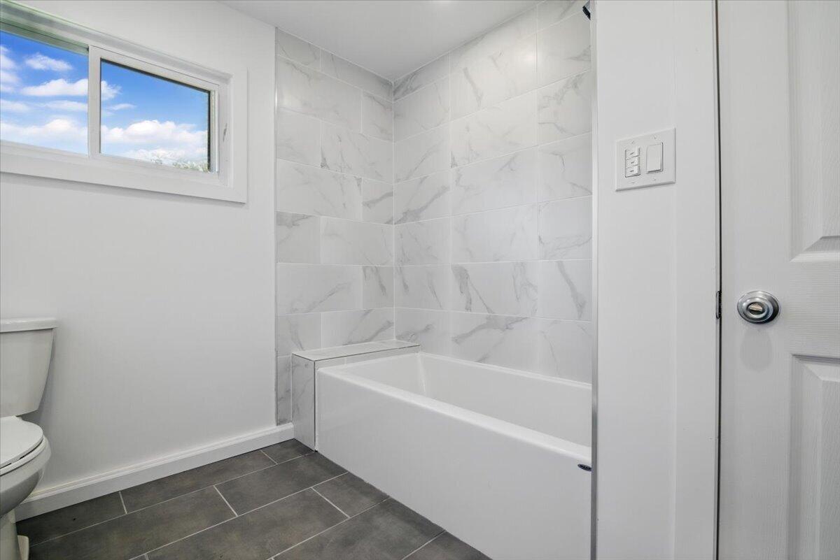 Saylorsburg, Pennsylvania, 18353, United States, ,3 BathroomsBathrooms,Residential,Active,1831793