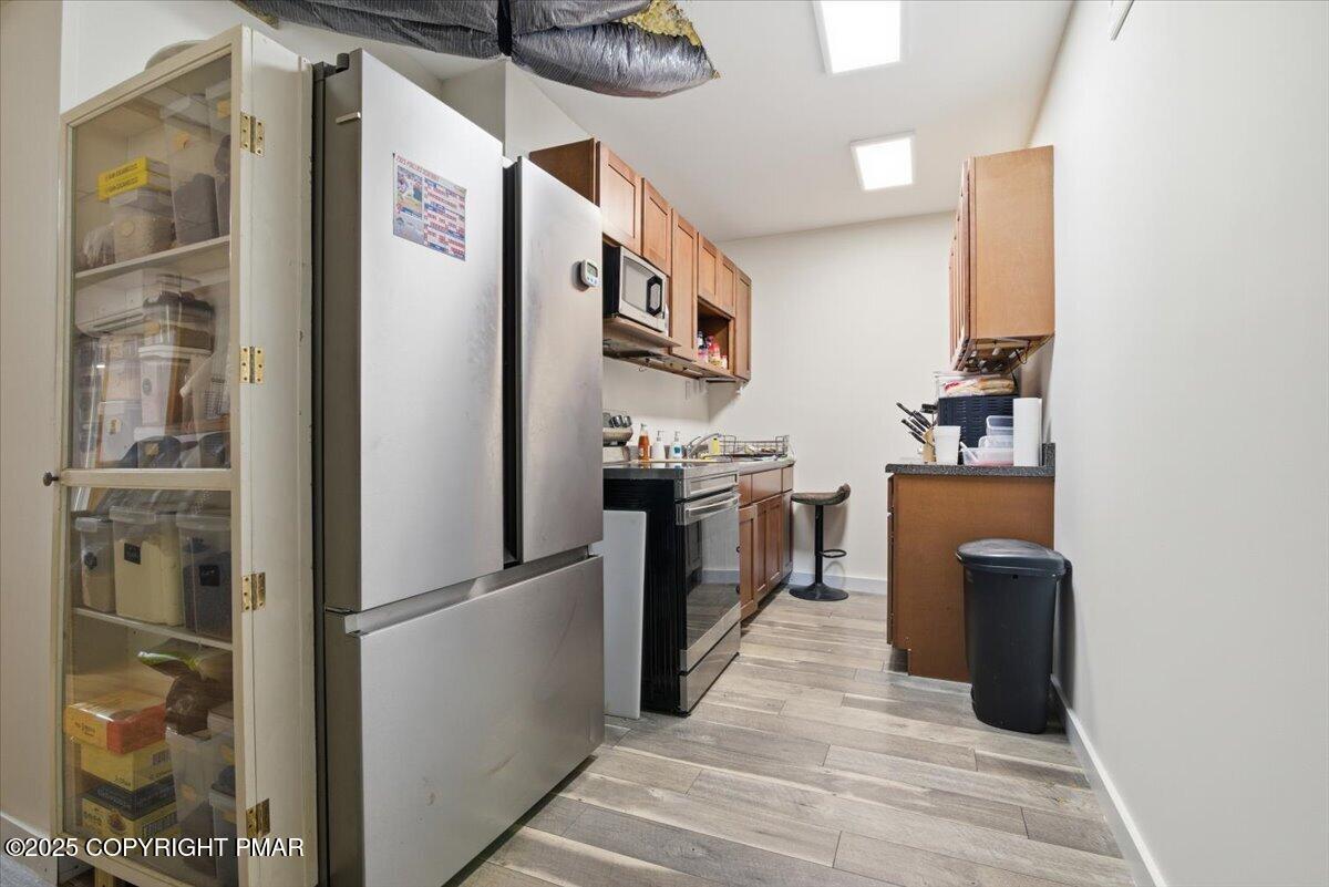 Stroudsburg, Pennsylvania, 18360, United States, 6 Bedrooms Bedrooms, ,6 BathroomsBathrooms,Residential,Active,1988438