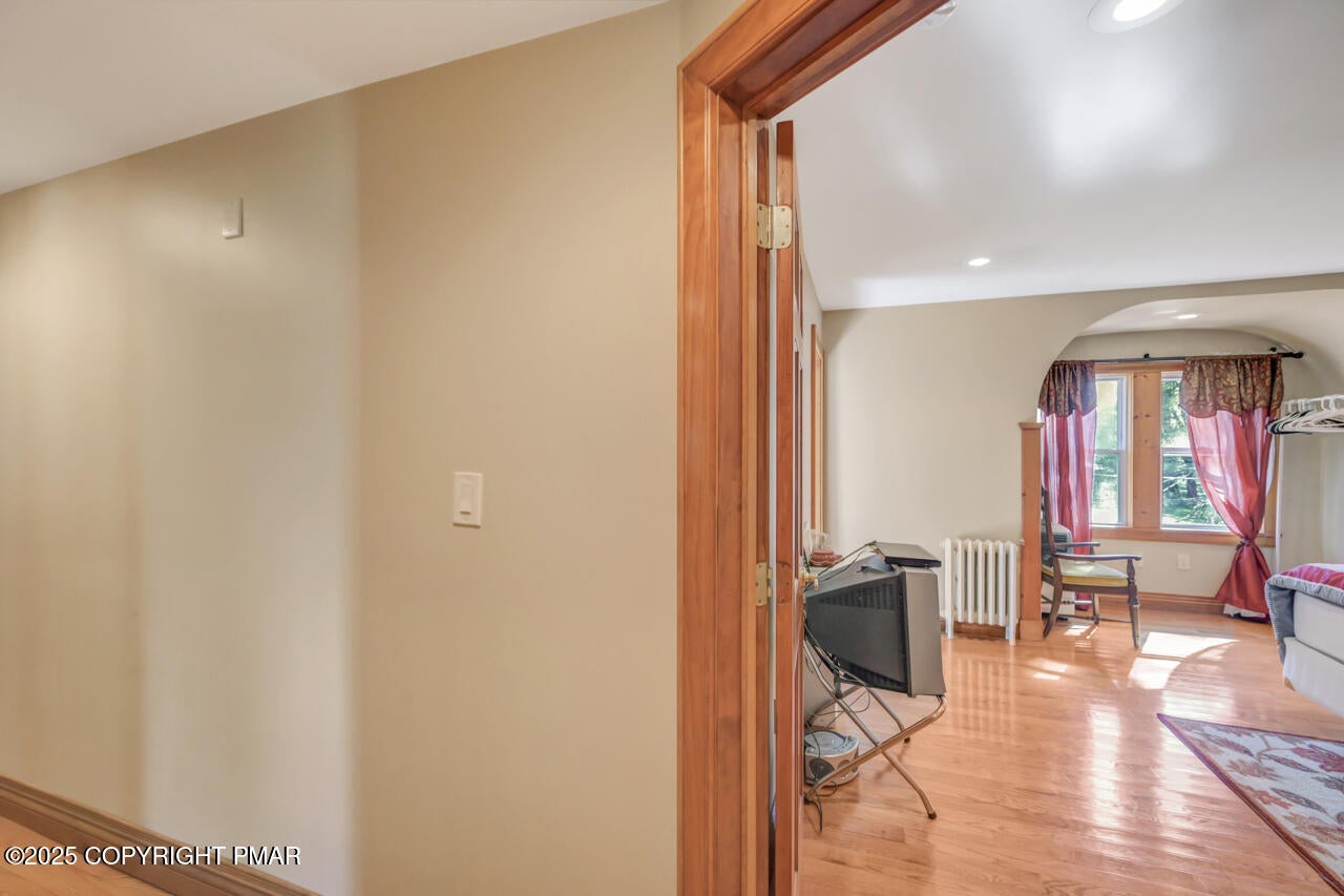 Greentown, Pennsylvania, 18426, United States, 11 Bedrooms Bedrooms, ,10 BathroomsBathrooms,Residential,Active,1963277