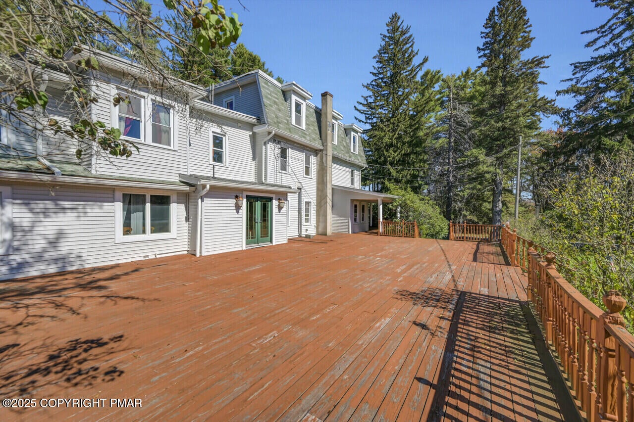 Greentown, Pennsylvania, 18426, United States, 11 Bedrooms Bedrooms, ,10 BathroomsBathrooms,Residential,Active,1963277