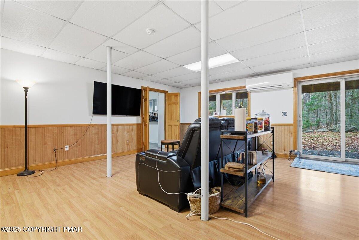 Stroudsburg, Pennsylvania, 18360, United States, 6 Bedrooms Bedrooms, ,6 BathroomsBathrooms,Residential,Active,1988438