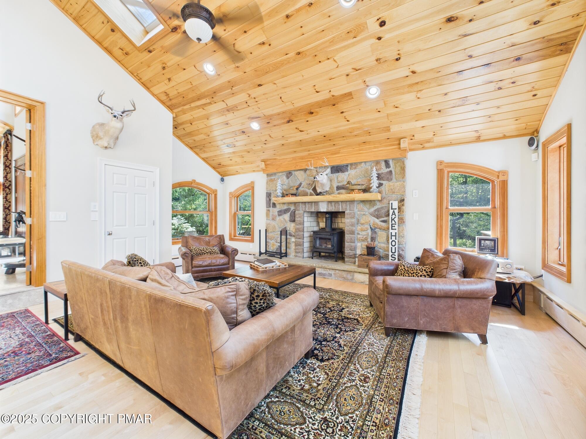 Lake Harmony, Pennsylvania, 18624, United States, 6 Bedrooms Bedrooms, ,7 BathroomsBathrooms,Residential,Active,1908137