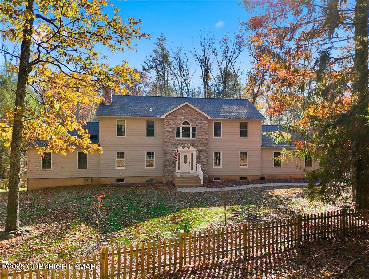 Stroudsburg, Pennsylvania, 18360, United States, 6 Bedrooms Bedrooms, ,6 BathroomsBathrooms,Residential,Active,1988438