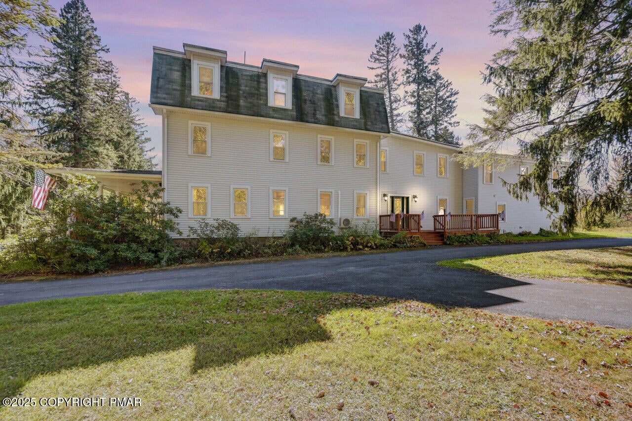 Greentown, Pennsylvania, 18426, United States, 11 Bedrooms Bedrooms, ,10 BathroomsBathrooms,Residential,Active,1963277