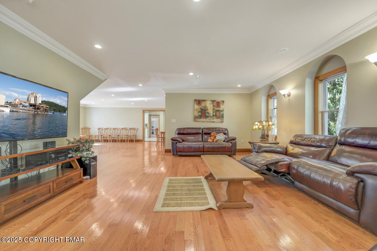 Greentown, Pennsylvania, 18426, United States, 11 Bedrooms Bedrooms, ,10 BathroomsBathrooms,Residential,Active,1963277