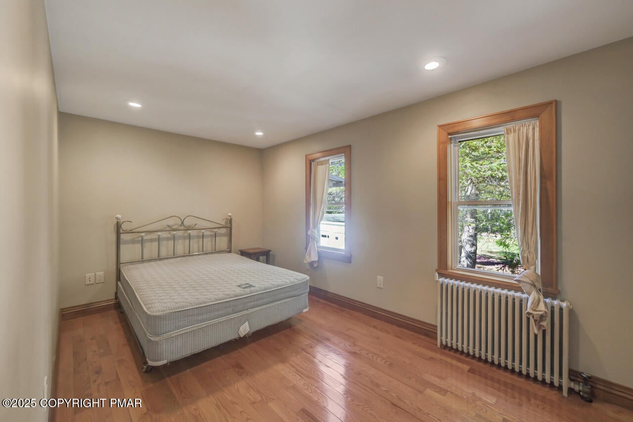 Greentown, Pennsylvania, 18426, United States, 11 Bedrooms Bedrooms, ,10 BathroomsBathrooms,Residential,Active,1963277