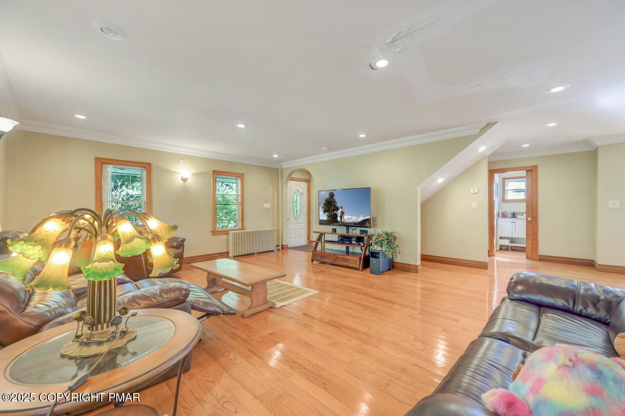 Greentown, Pennsylvania, 18426, United States, 11 Bedrooms Bedrooms, ,10 BathroomsBathrooms,Residential,Active,1963277