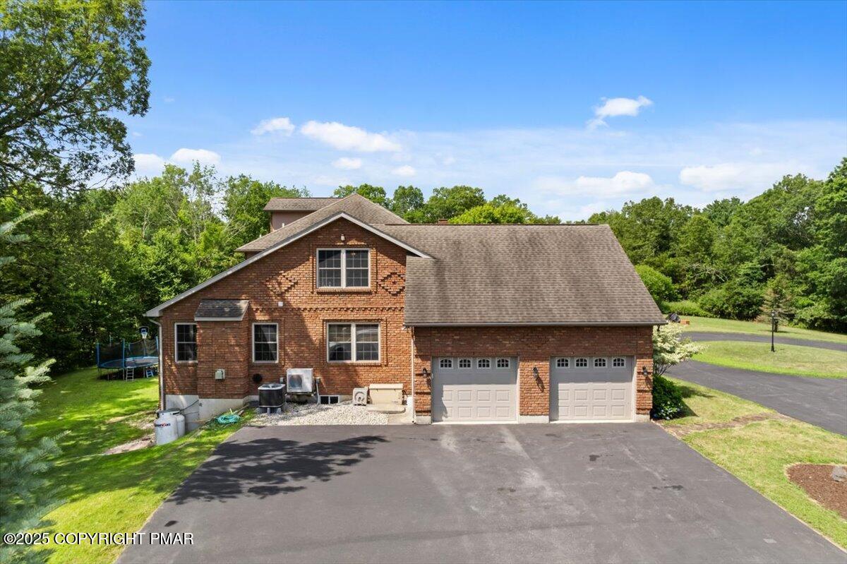 East Stroudsburg, Pennsylvania, 18302, United States, 7 Bedrooms Bedrooms, ,7 BathroomsBathrooms,Residential,Active,1905116