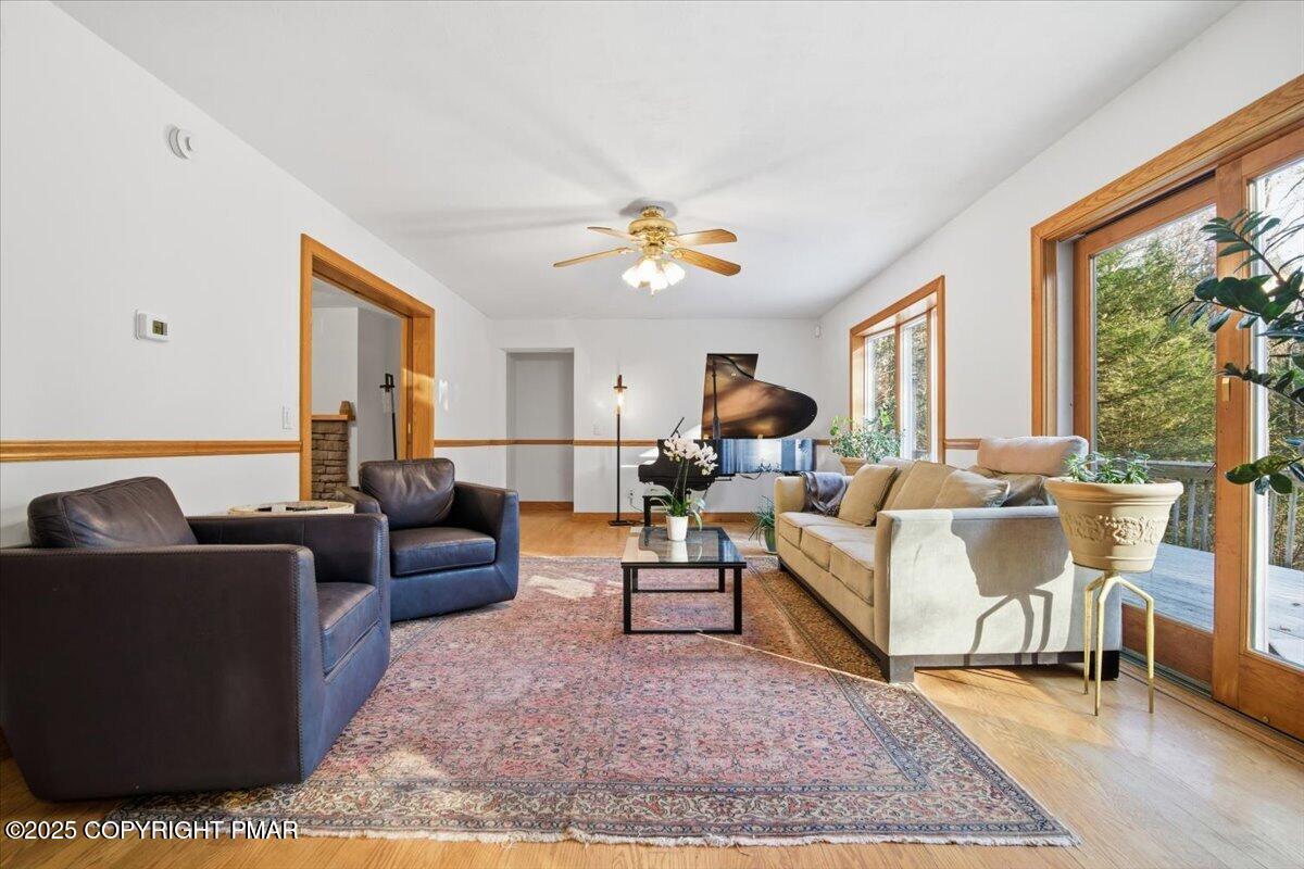 Stroudsburg, Pennsylvania, 18360, United States, 6 Bedrooms Bedrooms, ,6 BathroomsBathrooms,Residential,Active,1988438