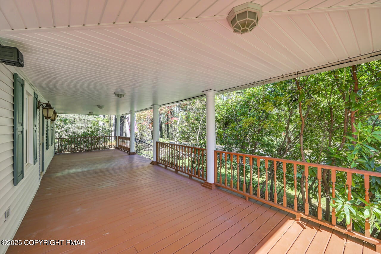 Greentown, Pennsylvania, 18426, United States, 11 Bedrooms Bedrooms, ,10 BathroomsBathrooms,Residential,Active,1963277