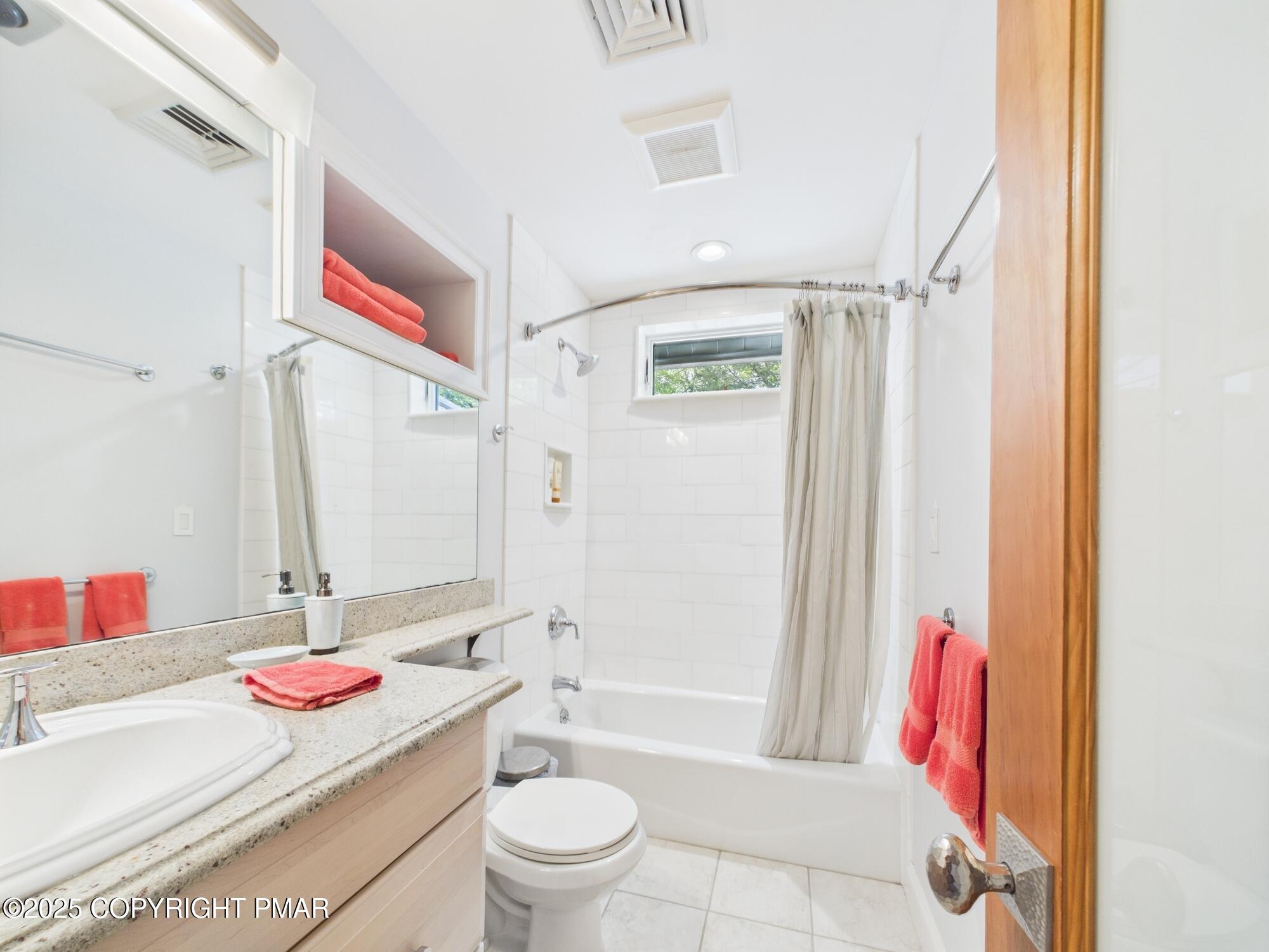 Lake Harmony, Pennsylvania, 18624, United States, 6 Bedrooms Bedrooms, ,7 BathroomsBathrooms,Residential,Active,1908137