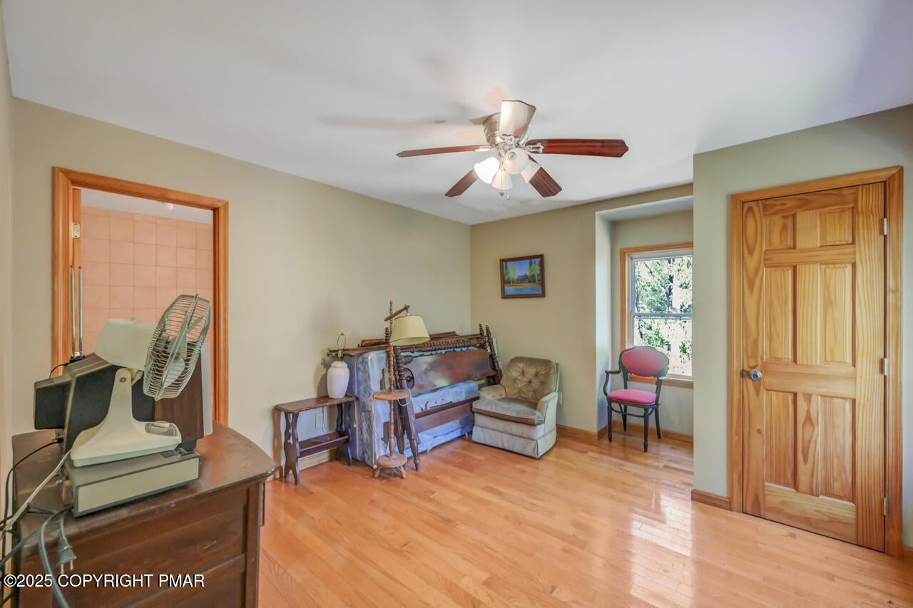 Greentown, Pennsylvania, 18426, United States, 11 Bedrooms Bedrooms, ,10 BathroomsBathrooms,Residential,Active,1963277