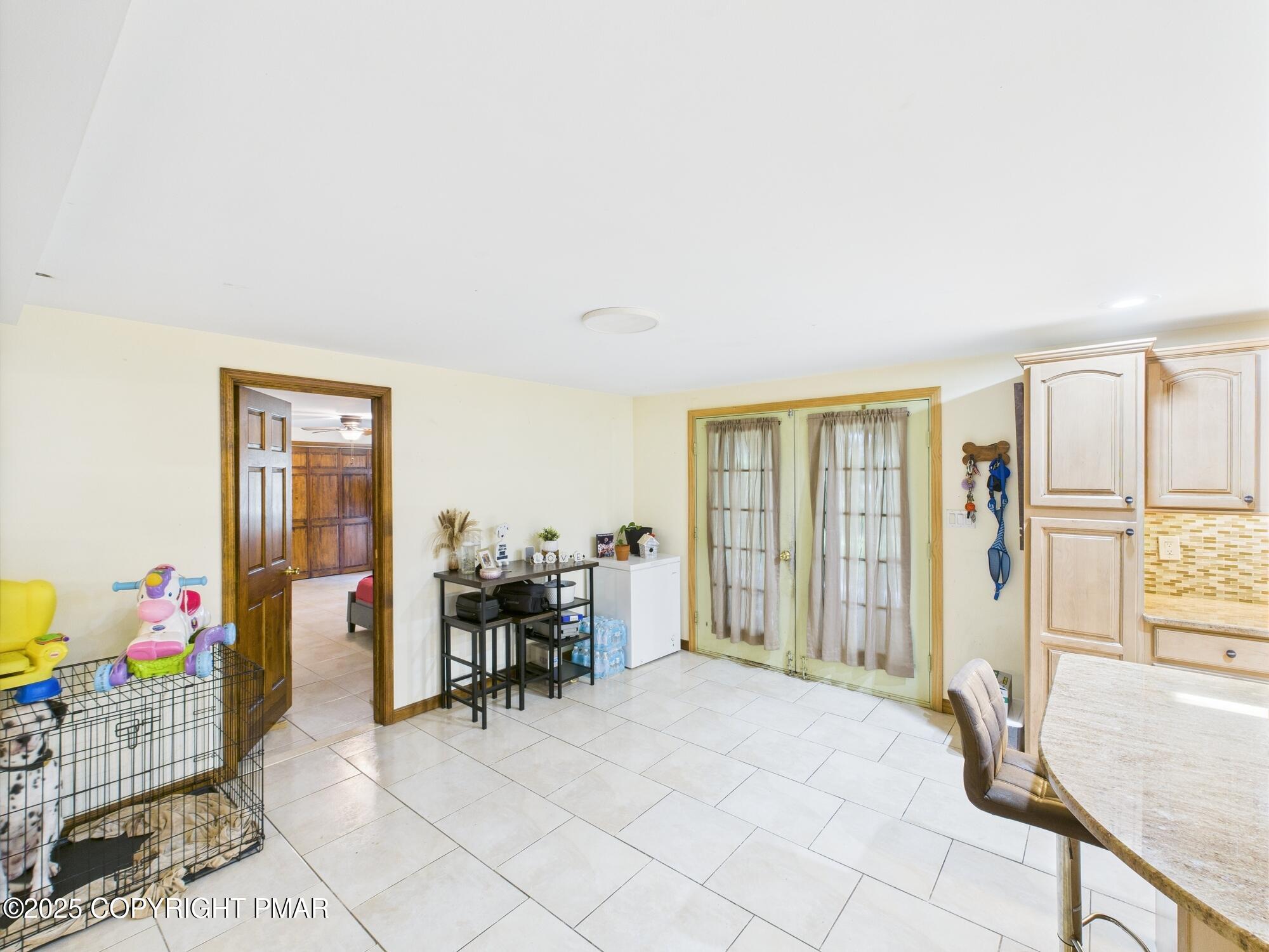 East Stroudsburg, Pennsylvania, 18302, United States, 7 Bedrooms Bedrooms, ,7 BathroomsBathrooms,Residential,Active,1905116