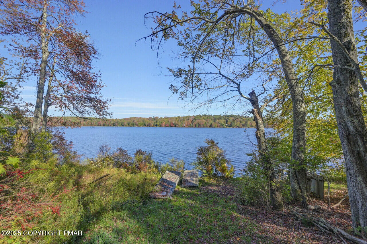 Greentown, Pennsylvania, 18426, United States, 11 Bedrooms Bedrooms, ,10 BathroomsBathrooms,Residential,Active,1963277