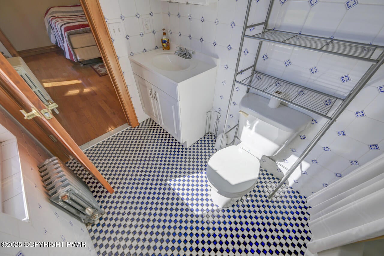 Greentown, Pennsylvania, 18426, United States, 11 Bedrooms Bedrooms, ,10 BathroomsBathrooms,Residential,Active,1963277