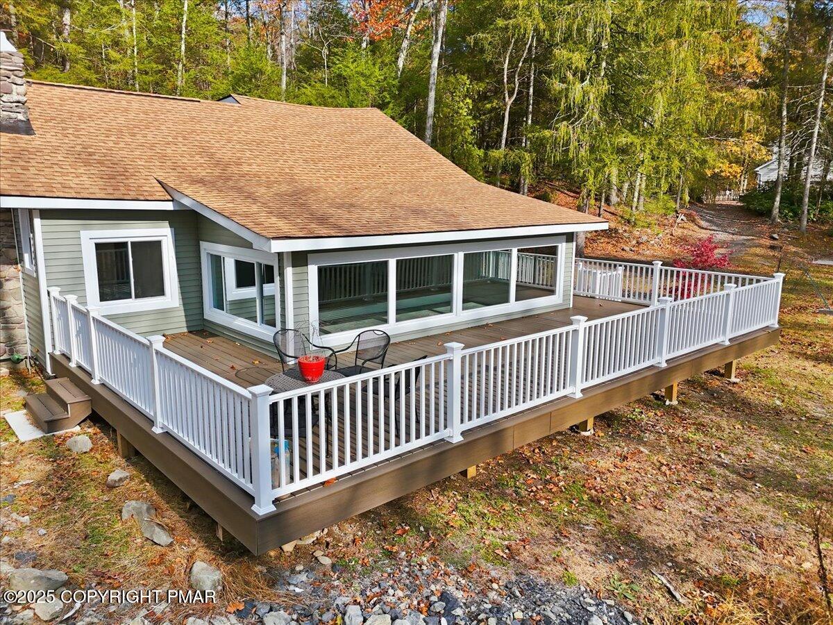 Stroudsburg, Pennsylvania, 18360, United States, 6 Bedrooms Bedrooms, ,6 BathroomsBathrooms,Residential,Active,1988438