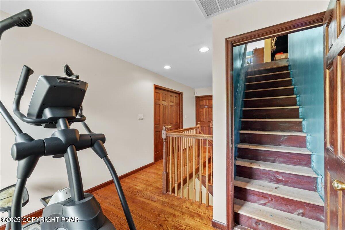 East Stroudsburg, Pennsylvania, 18302, United States, 7 Bedrooms Bedrooms, ,7 BathroomsBathrooms,Residential,Active,1905116