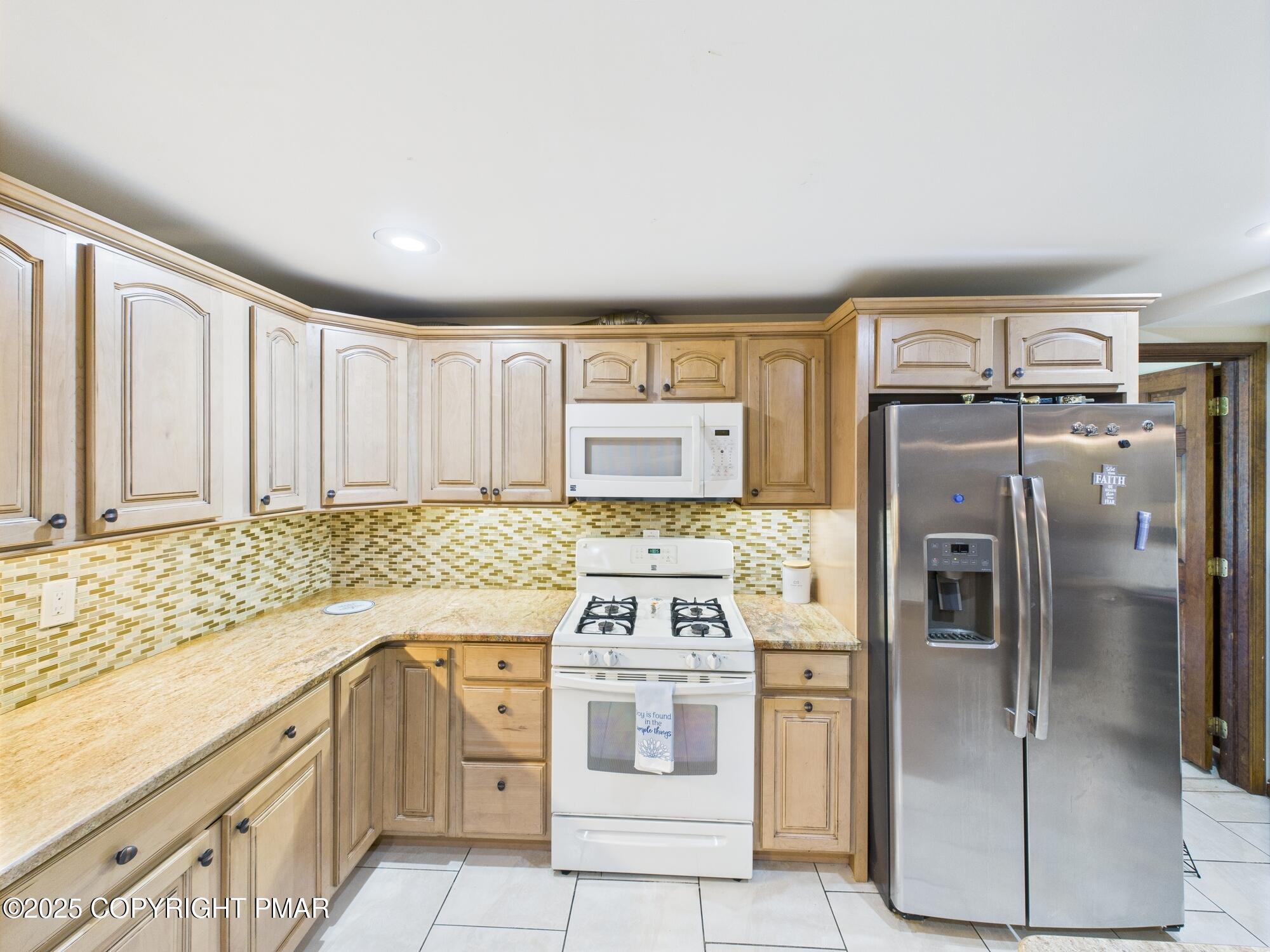 East Stroudsburg, Pennsylvania, 18302, United States, 7 Bedrooms Bedrooms, ,7 BathroomsBathrooms,Residential,Active,1905116