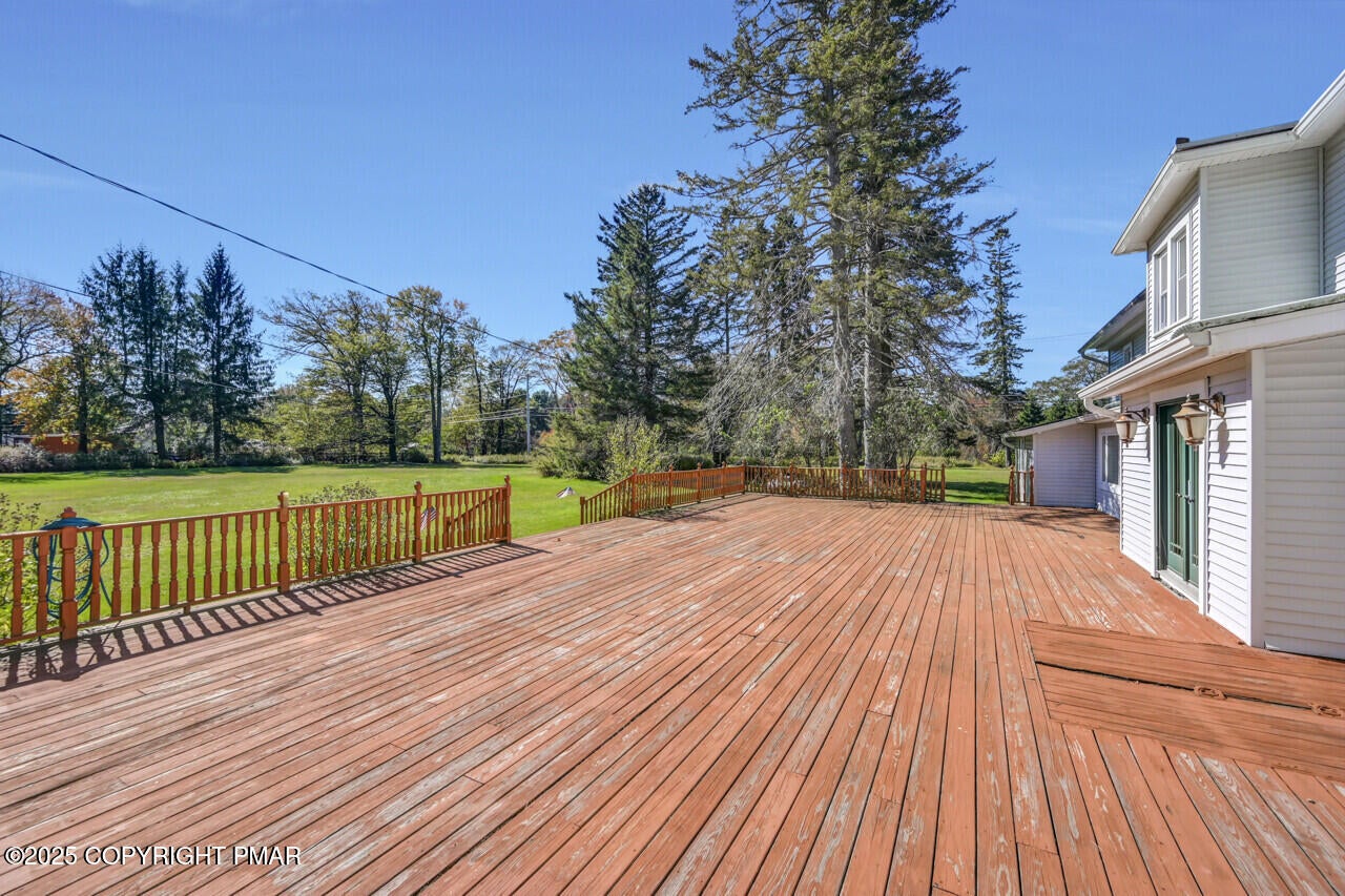 Greentown, Pennsylvania, 18426, United States, 11 Bedrooms Bedrooms, ,10 BathroomsBathrooms,Residential,Active,1963277