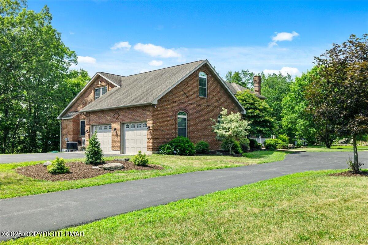 East Stroudsburg, Pennsylvania, 18302, United States, 7 Bedrooms Bedrooms, ,7 BathroomsBathrooms,Residential,Active,1905116
