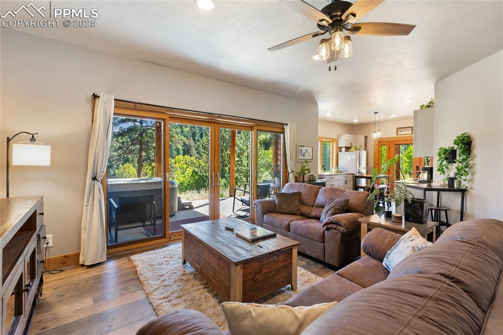 Florissant, Colorado, 80816, United States, 3 Bedrooms Bedrooms, ,3 BathroomsBathrooms,Residential,Active,1992212