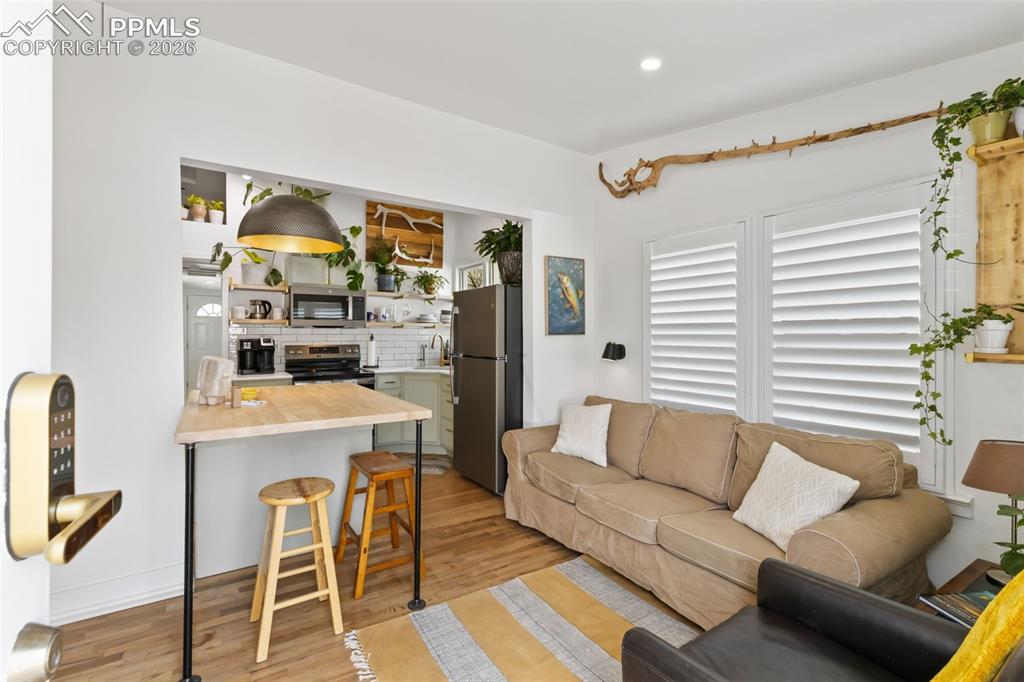 Colorado Springs, Colorado, 80903, United States, 2 Bedrooms Bedrooms, ,2 BathroomsBathrooms,Residential,Active,2045029