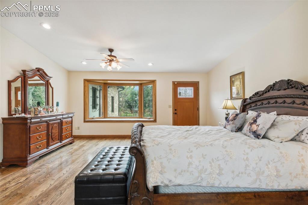 Colorado Springs, Colorado, 80906, United States, 5 Bedrooms Bedrooms, ,6 BathroomsBathrooms,Residential,Active,1992227