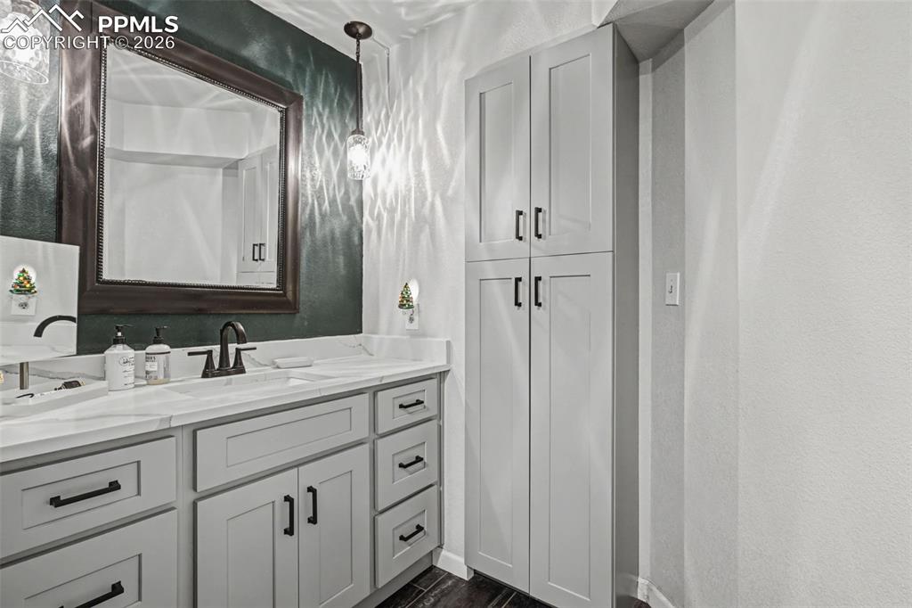 Colorado Springs, Colorado, 80906, United States, 5 Bedrooms Bedrooms, ,5 BathroomsBathrooms,Residential,Active,2014958