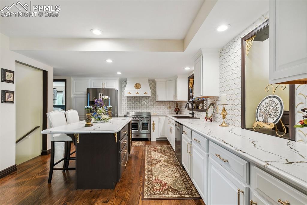 Colorado Springs, Colorado, 80906, United States, 5 Bedrooms Bedrooms, ,6 BathroomsBathrooms,Residential,Active,1992227