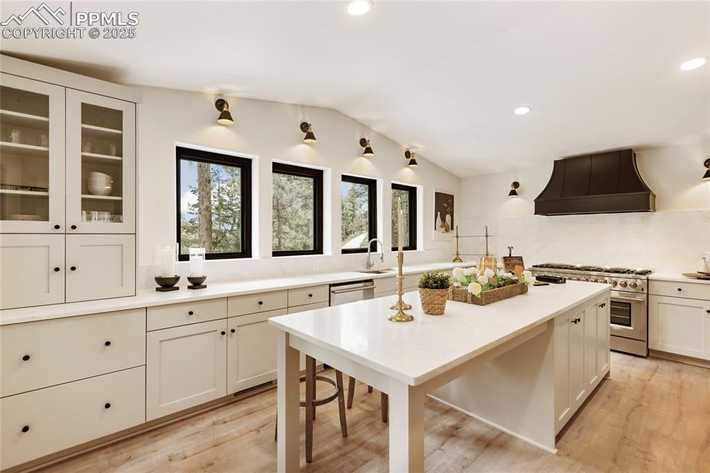 Colorado Springs, Colorado, 80921, United States, 5 Bedrooms Bedrooms, ,4 BathroomsBathrooms,Residential,Active,1992307