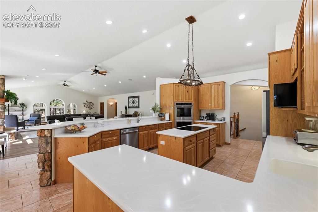 Colorado Springs, Colorado, 80908, United States, 6 Bedrooms Bedrooms, ,5 BathroomsBathrooms,Residential,Active,2045782
