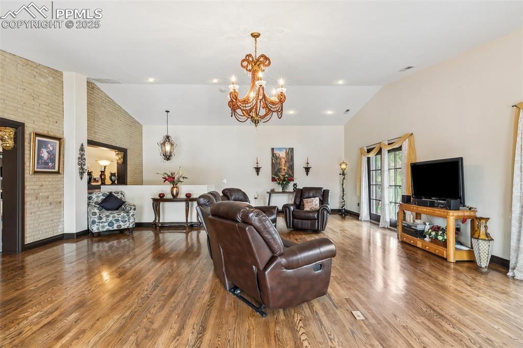 Colorado Springs, Colorado, 80906, United States, 5 Bedrooms Bedrooms, ,6 BathroomsBathrooms,Residential,Active,1992227