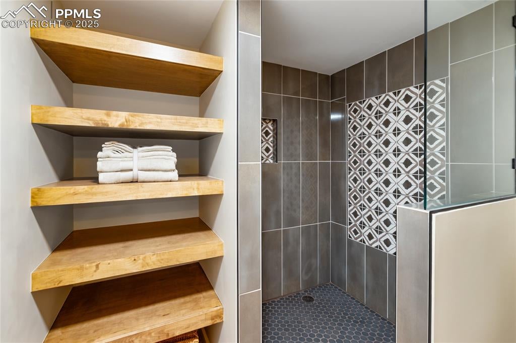 Colorado Springs, Colorado, 80921, United States, 5 Bedrooms Bedrooms, ,4 BathroomsBathrooms,Residential,Active,1992307