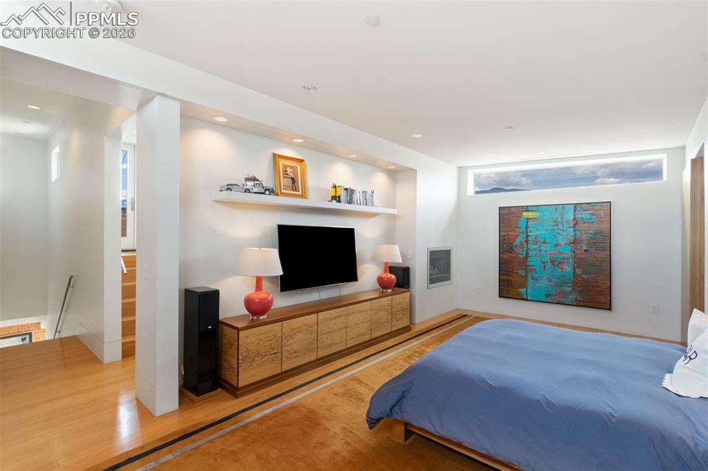 Colorado Springs, Colorado, 80903, United States, 3 Bedrooms Bedrooms, ,3 BathroomsBathrooms,Residential,Active,2010586