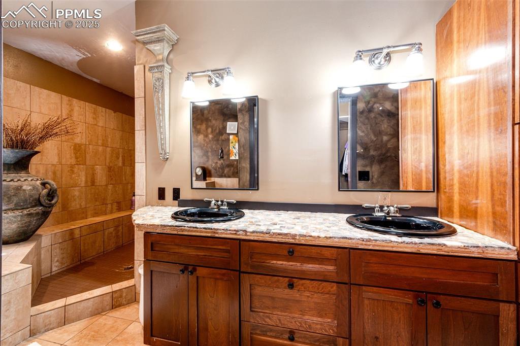 Elbert, Colorado, 80106, United States, 6 Bedrooms Bedrooms, ,7 BathroomsBathrooms,Residential,Active,1952758