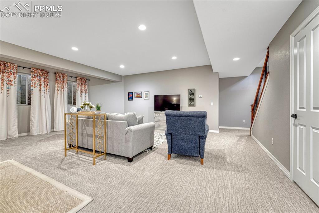 Colorado Springs, Colorado, 80908, United States, 4 Bedrooms Bedrooms, ,4 BathroomsBathrooms,Residential,Active,1992214