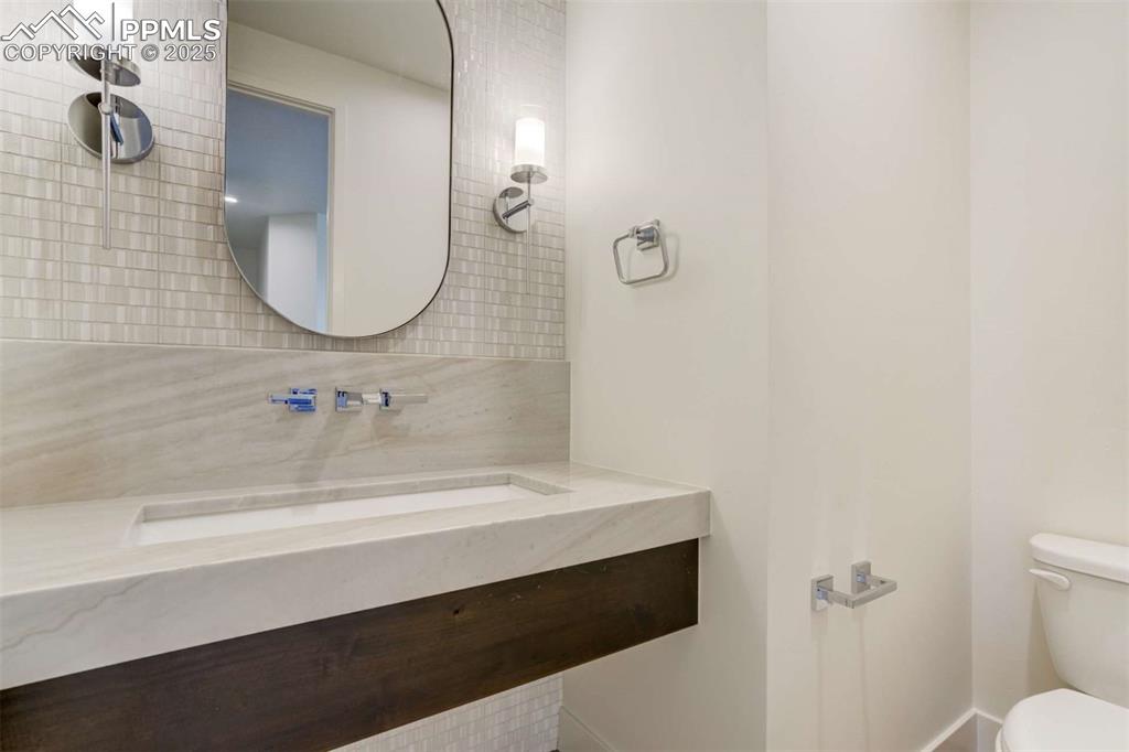 Colorado Springs, Colorado, 80921, United States, 5 Bedrooms Bedrooms, ,6 BathroomsBathrooms,Residential,Active,1992210