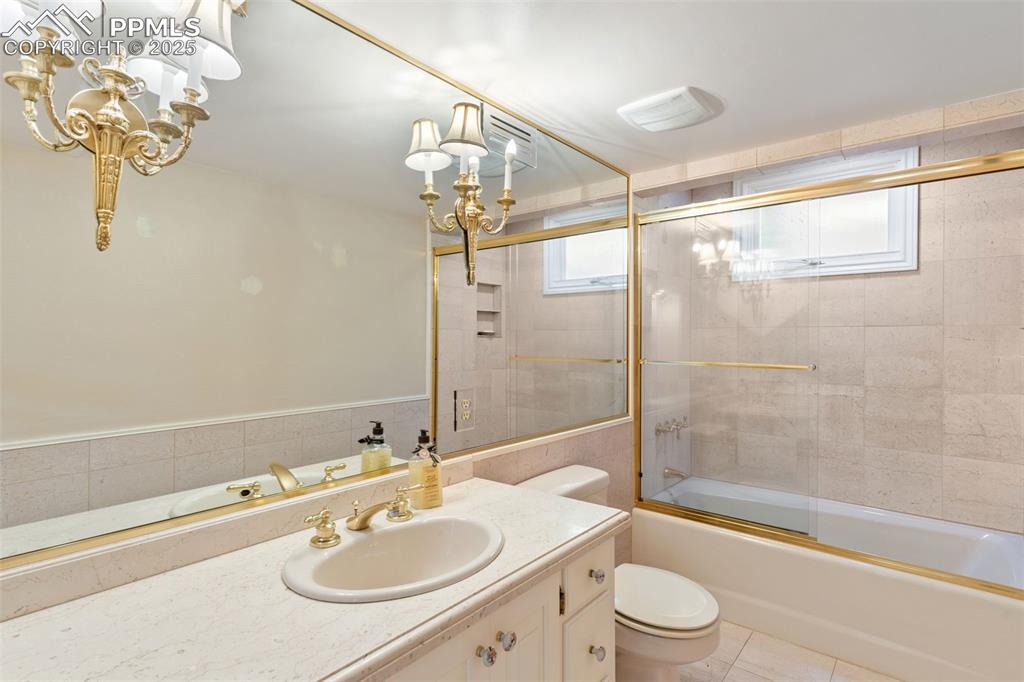 Colorado Springs, Colorado, 80906, United States, 5 Bedrooms Bedrooms, ,5 BathroomsBathrooms,Residential,Active,1998601