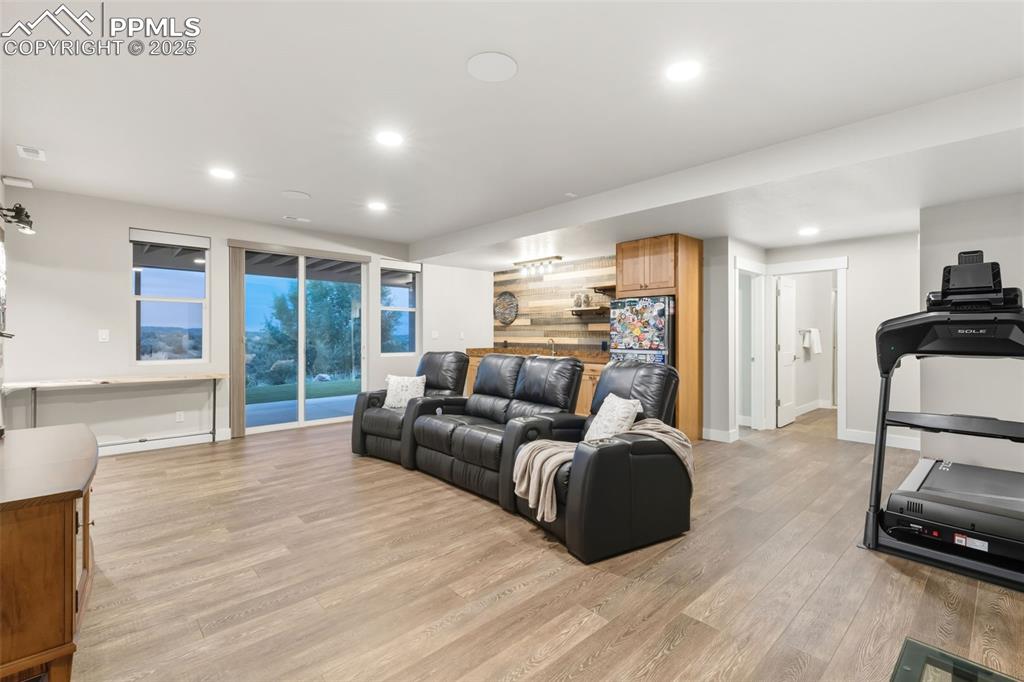 Colorado Springs, Colorado, 80904, United States, 4 Bedrooms Bedrooms, ,5 BathroomsBathrooms,Residential,Active,1992276