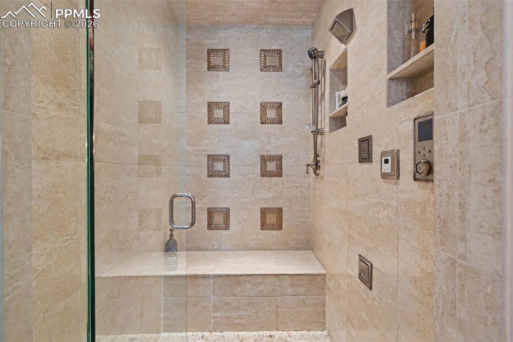 Colorado Springs, Colorado, 80906, United States, 5 Bedrooms Bedrooms, ,7 BathroomsBathrooms,Residential,Active,2017120