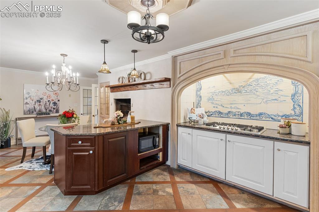 Colorado Springs, Colorado, 80906, United States, 5 Bedrooms Bedrooms, ,5 BathroomsBathrooms,Residential,Active,1998601