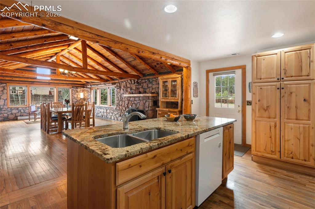 Woodland Park, Colorado, 80863, United States, 2 Bedrooms Bedrooms, ,2 BathroomsBathrooms,Residential,Active,2042677