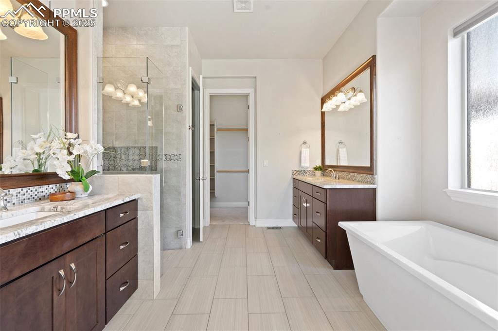 Colorado Springs, Colorado, 80921, United States, 5 Bedrooms Bedrooms, ,4 BathroomsBathrooms,Residential,Active,2002344