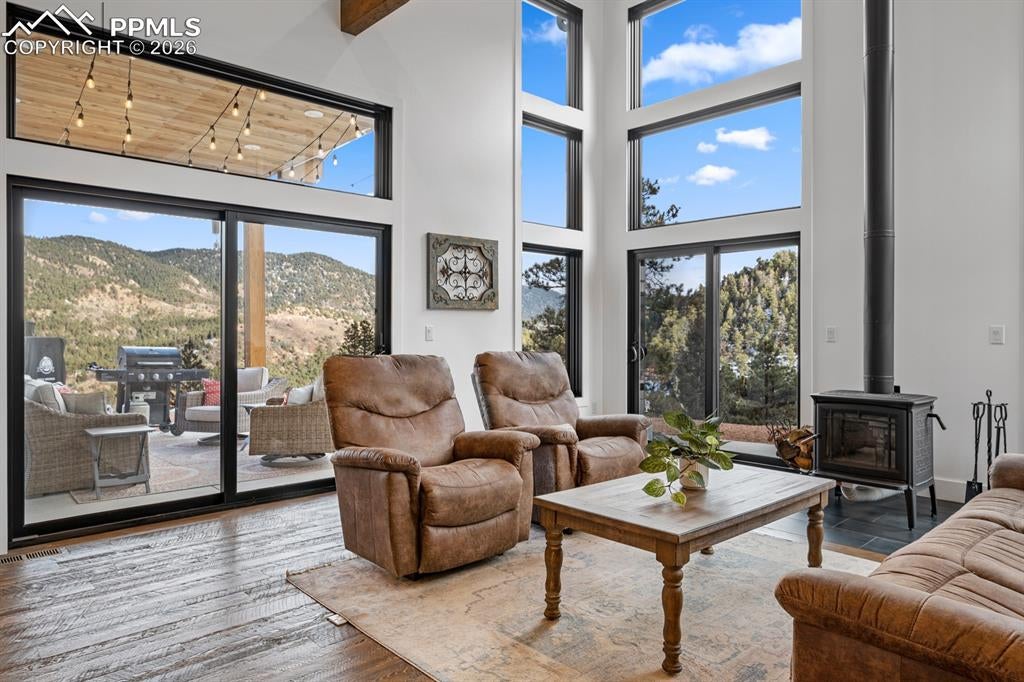 Woodland Park, Colorado, 80863, United States, 4 Bedrooms Bedrooms, ,3 BathroomsBathrooms,Residential,Active,2007934