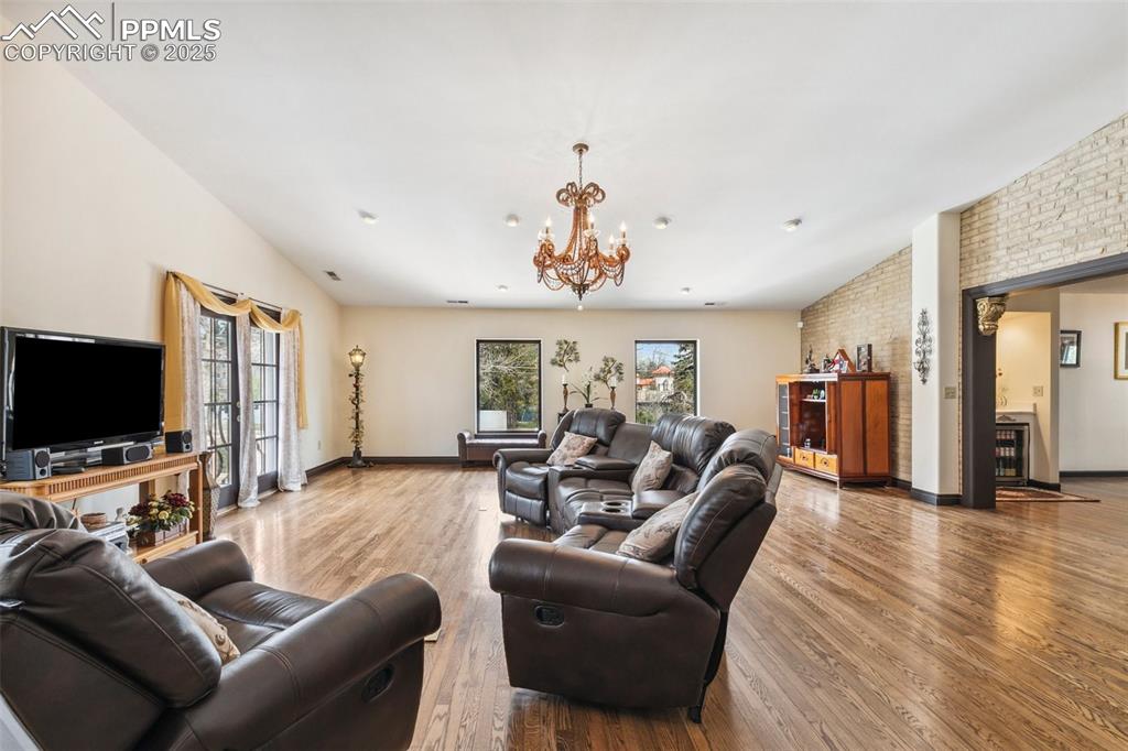 Colorado Springs, Colorado, 80906, United States, 5 Bedrooms Bedrooms, ,6 BathroomsBathrooms,Residential,Active,1992227