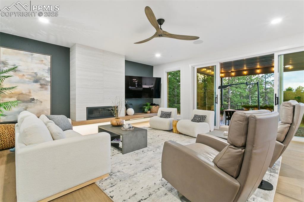 Monument, Colorado, 80132, United States, 6 Bedrooms Bedrooms, ,8 BathroomsBathrooms,Residential,Active,1992256