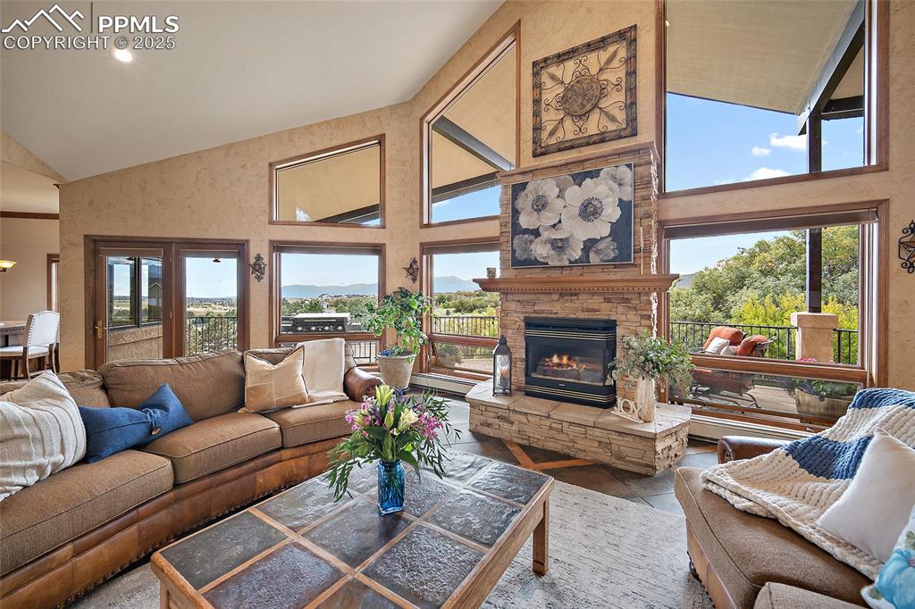 Colorado Springs, Colorado, 80908, United States, 5 Bedrooms Bedrooms, ,5 BathroomsBathrooms,Residential,Active,1954015